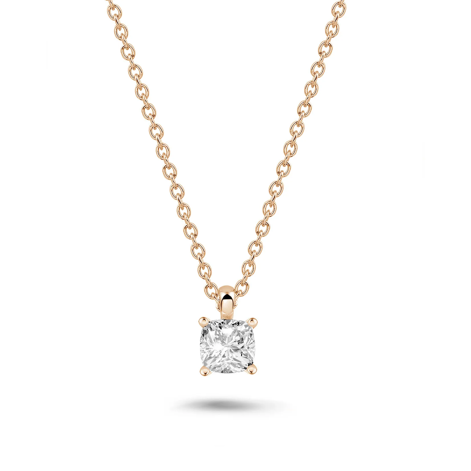 1.00 quilates colgante solitario diamante talla cojín en oro rojo 