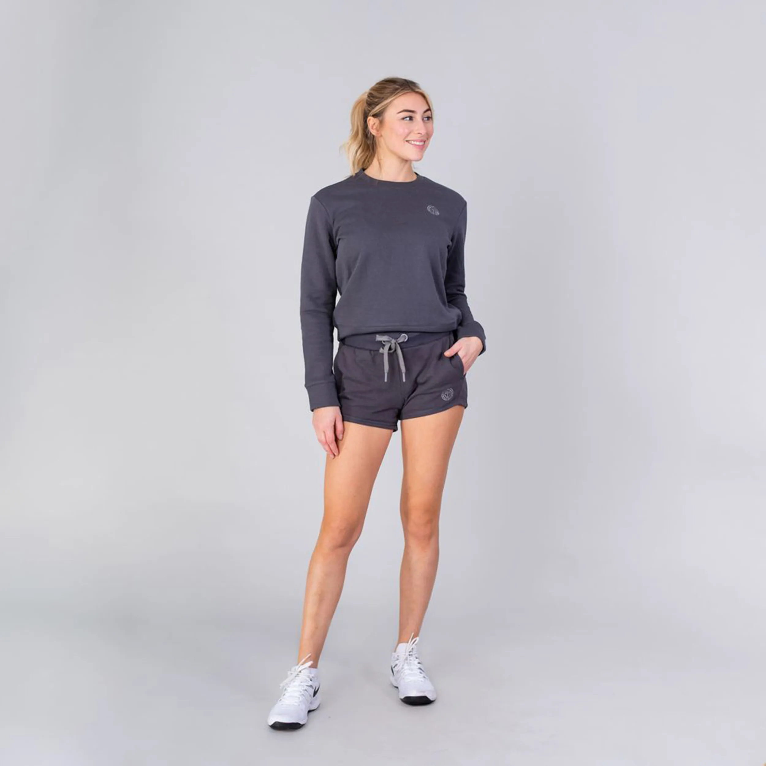 Alela Basic Shorts Mujeres