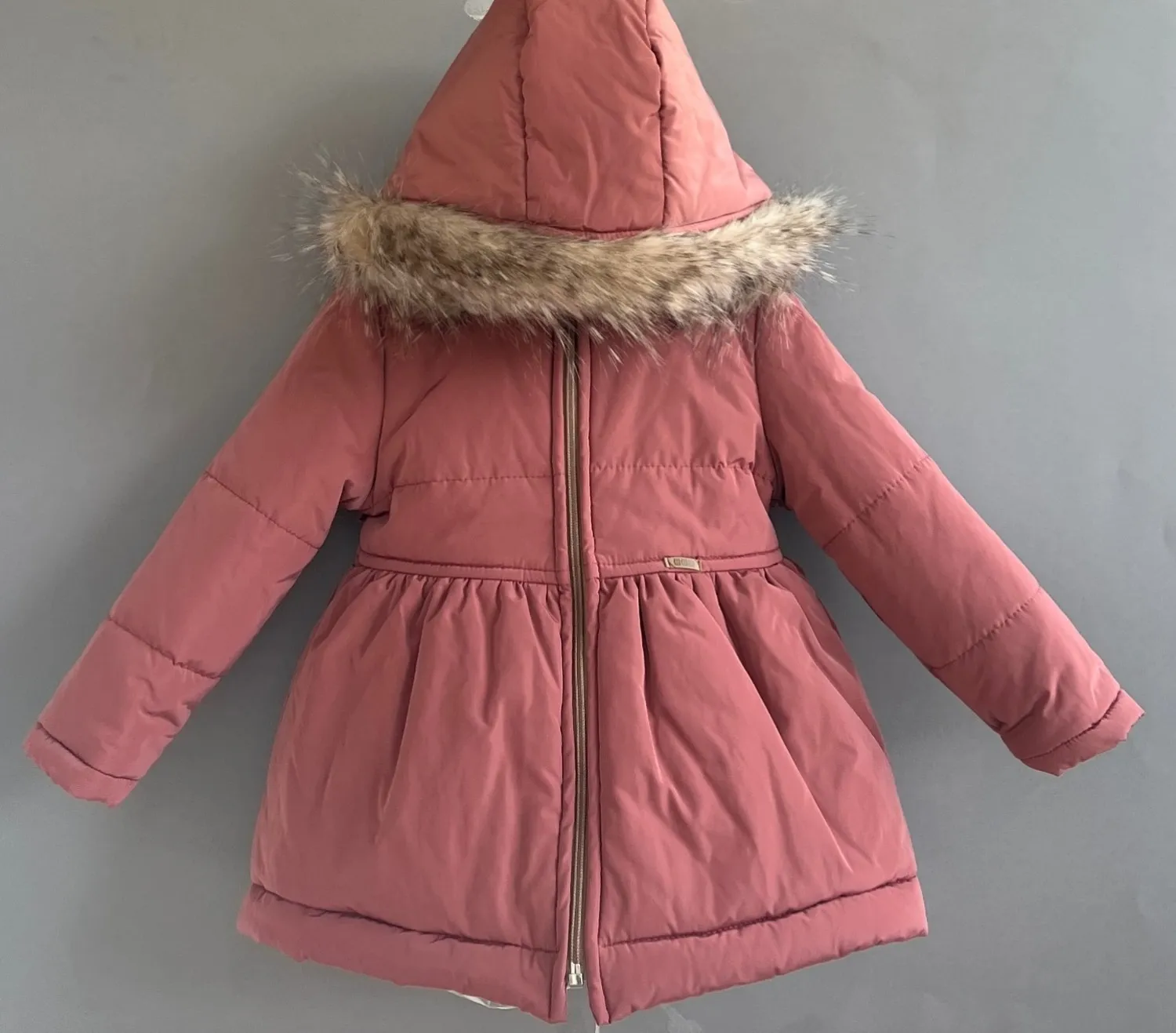 Anorak para niña en rosa viejo con interior pelo gris