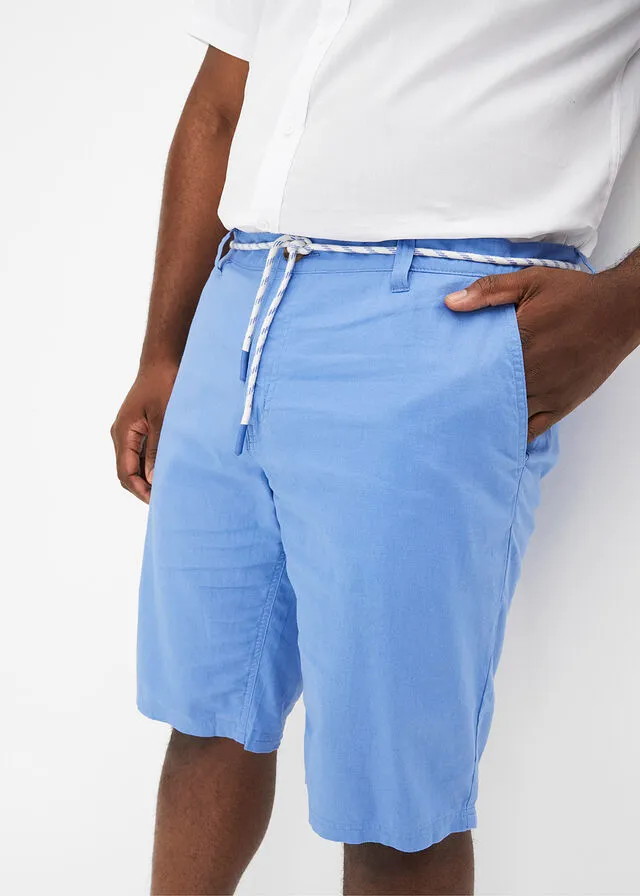 Bermuda estilo chino con lino, cordón y corte regular azul cielo