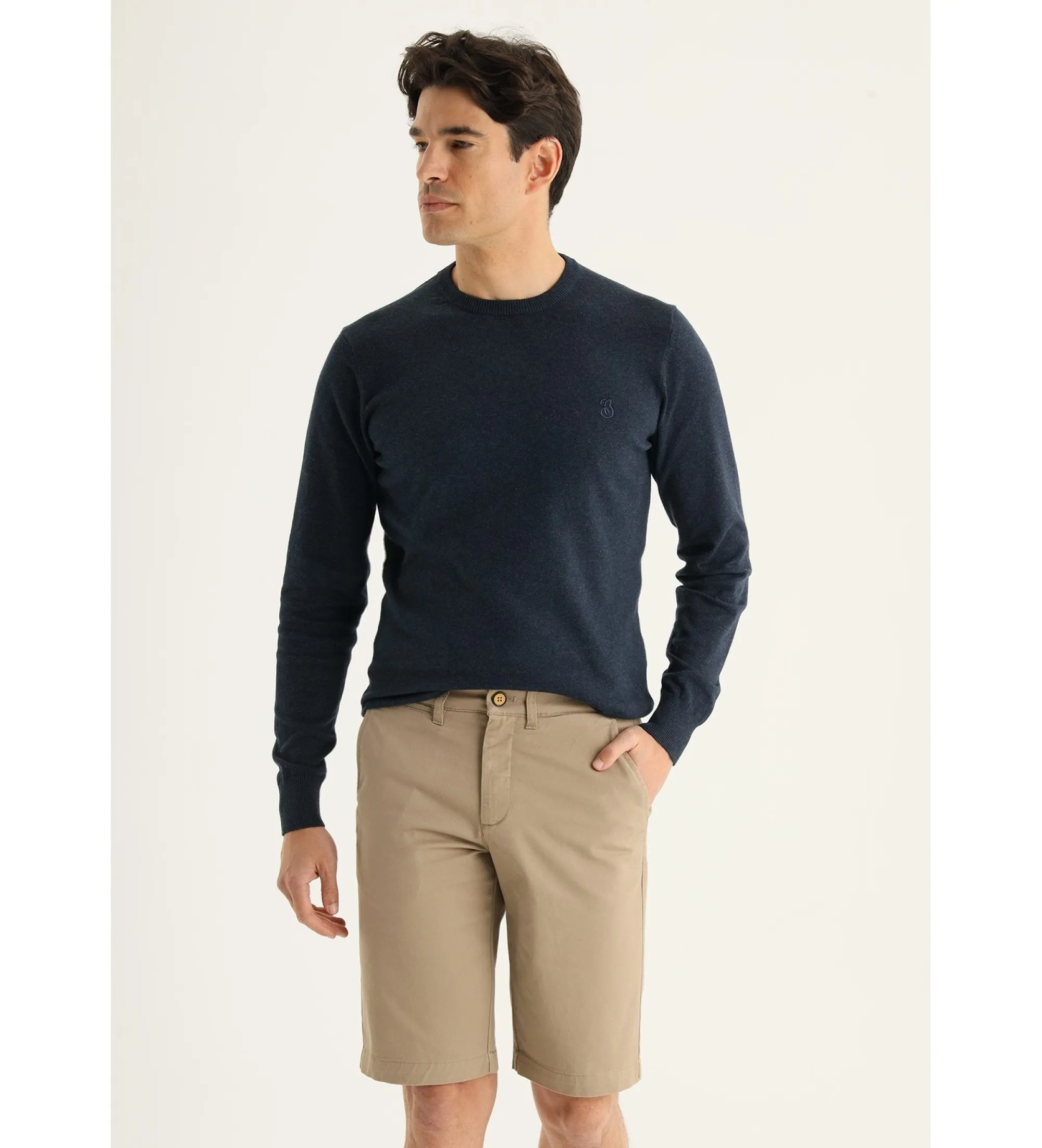 BERMUDAS CHINO SLIM  TIRO MEDIO ESTILO CASUAL BEIGE