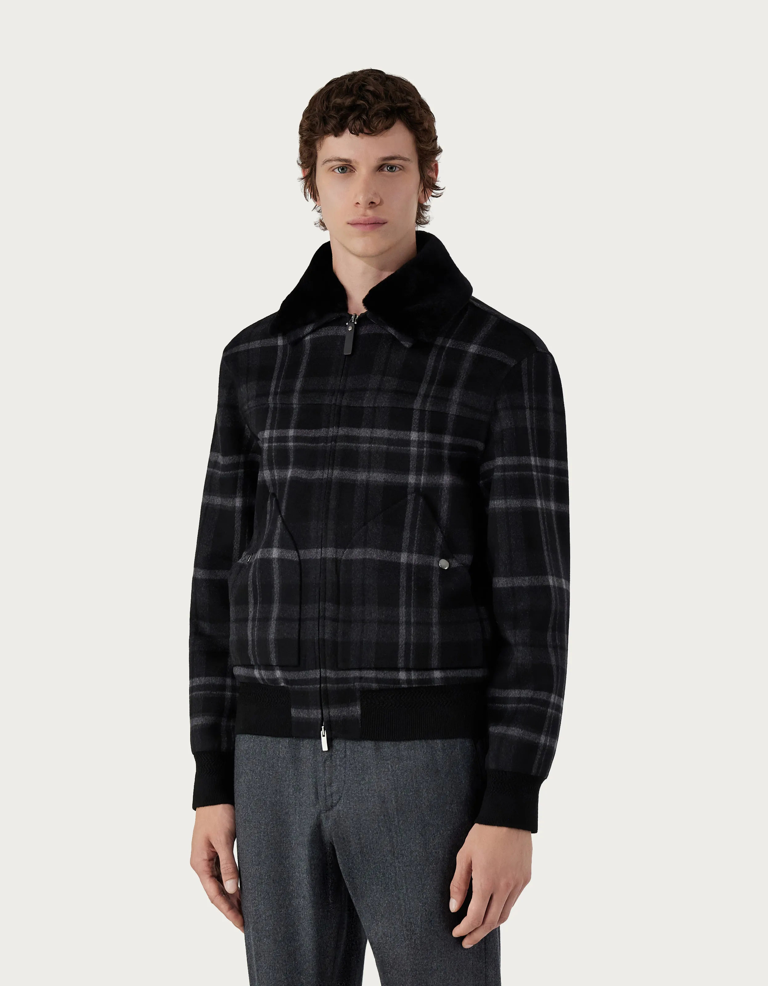 Blusón de hombre en lana y cachamira gris y negro 