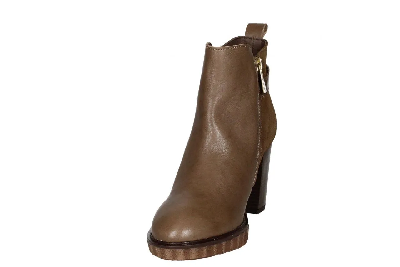 Botin Piel Marron Con Hebilla y Talon Serraje