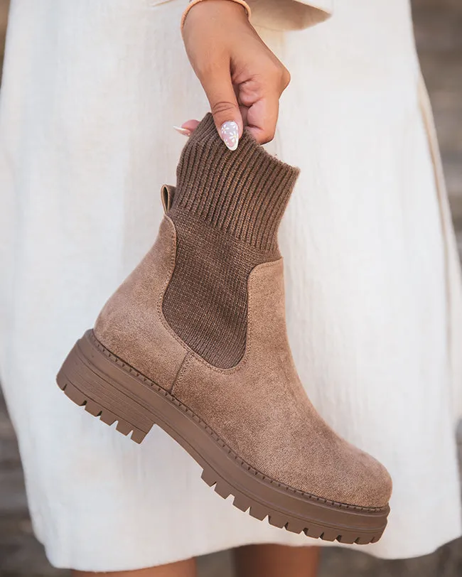 BOTINES PARA MUJER EN COLOR GRIS TOPO CON CALCETINES  NORA