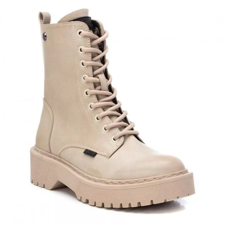 Botines planos Xti 043504 estilo militar con cremallera y cordones en beige