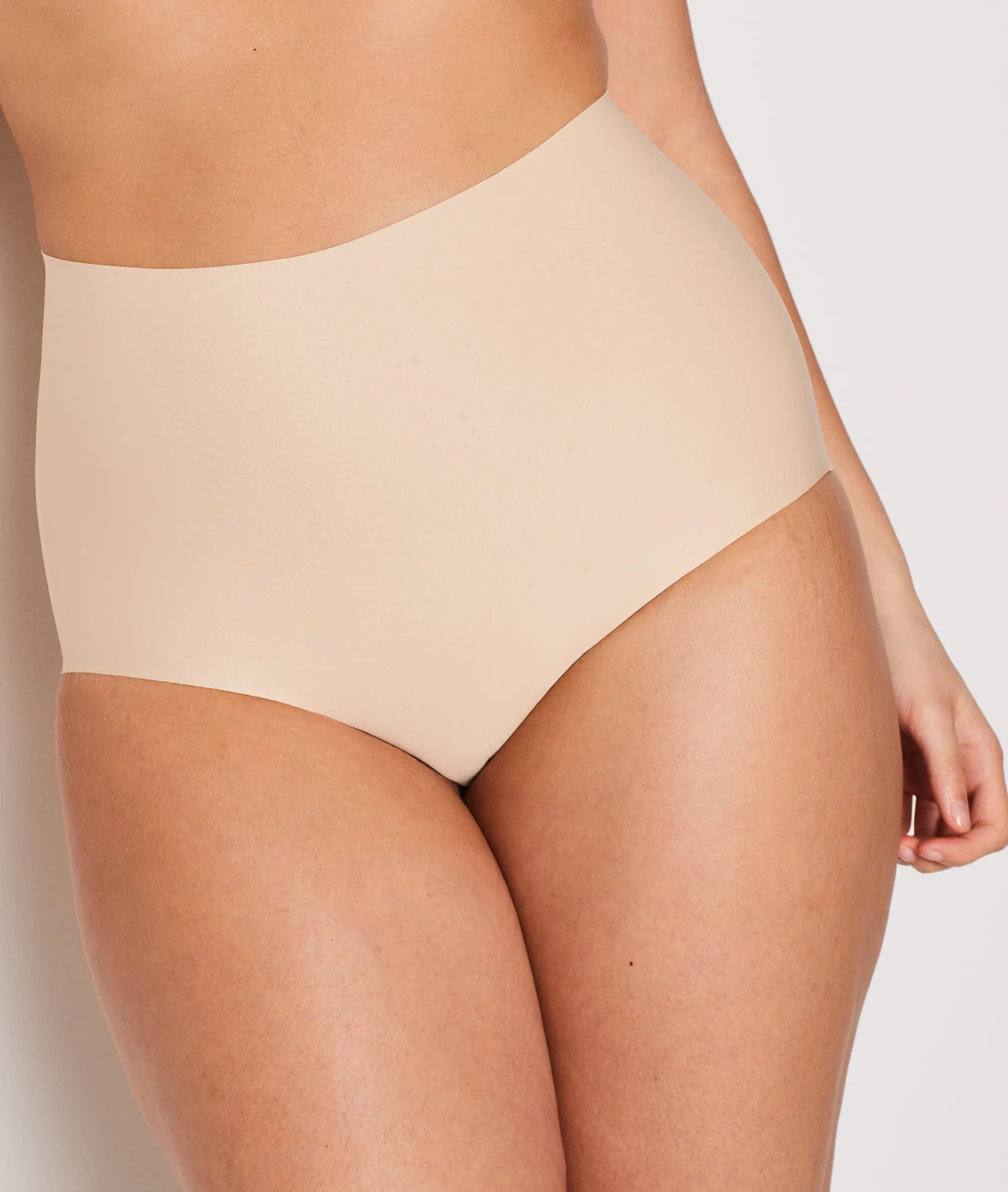 BRAGUITA TALLE ALTO DE MICROFIBRA. SUJECIóN FUERTE CONTROL BY ETAM BEIGE  ETAM