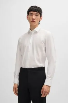 Camisa slim fit en popelín de algodón de planchado fácil