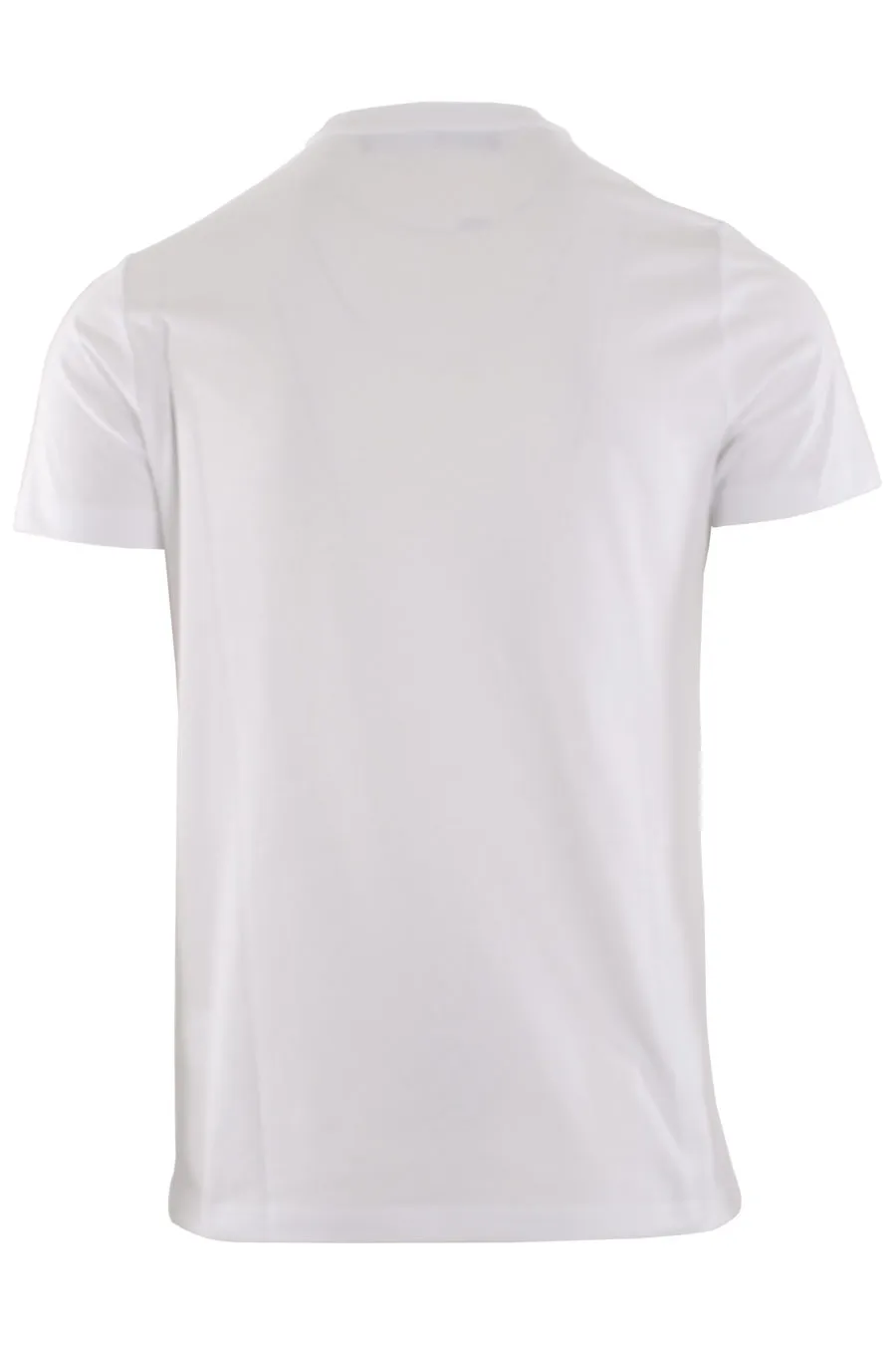 Camiseta blanca con logo grande bordado