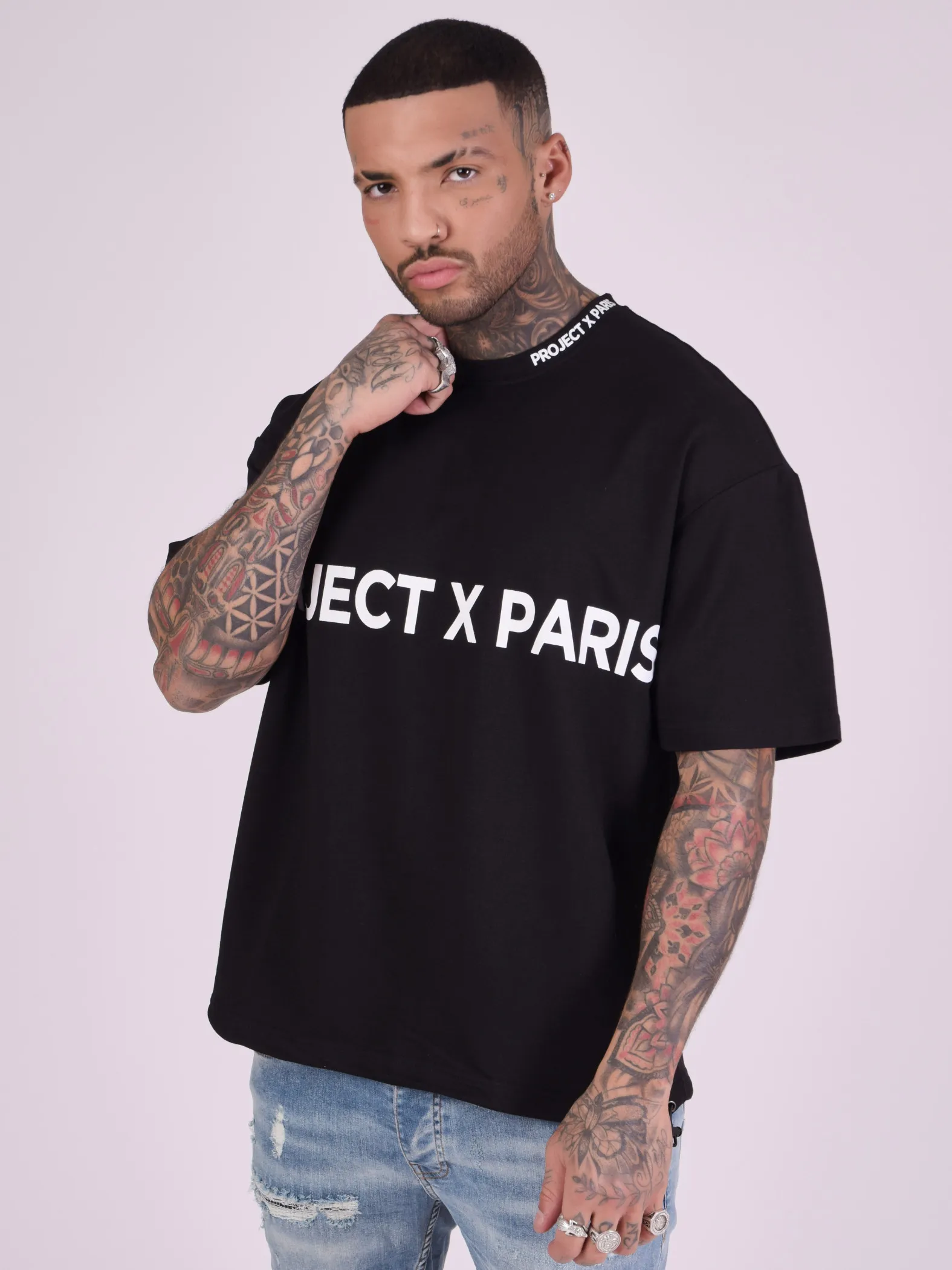 Camiseta básica holgada con logotipo oversize estampado