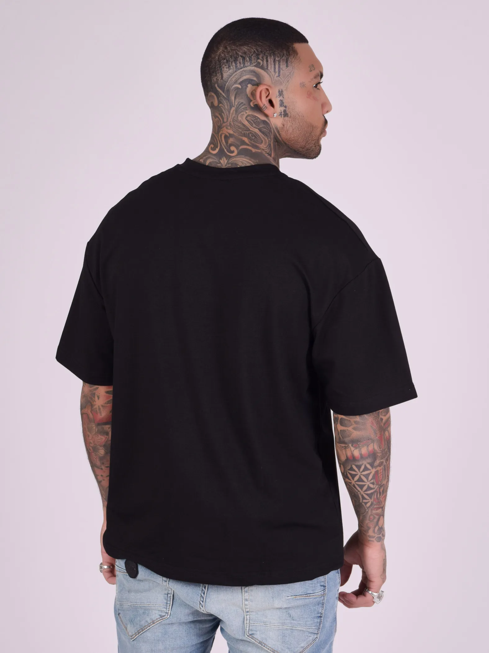 Camiseta básica holgada con logotipo oversize estampado