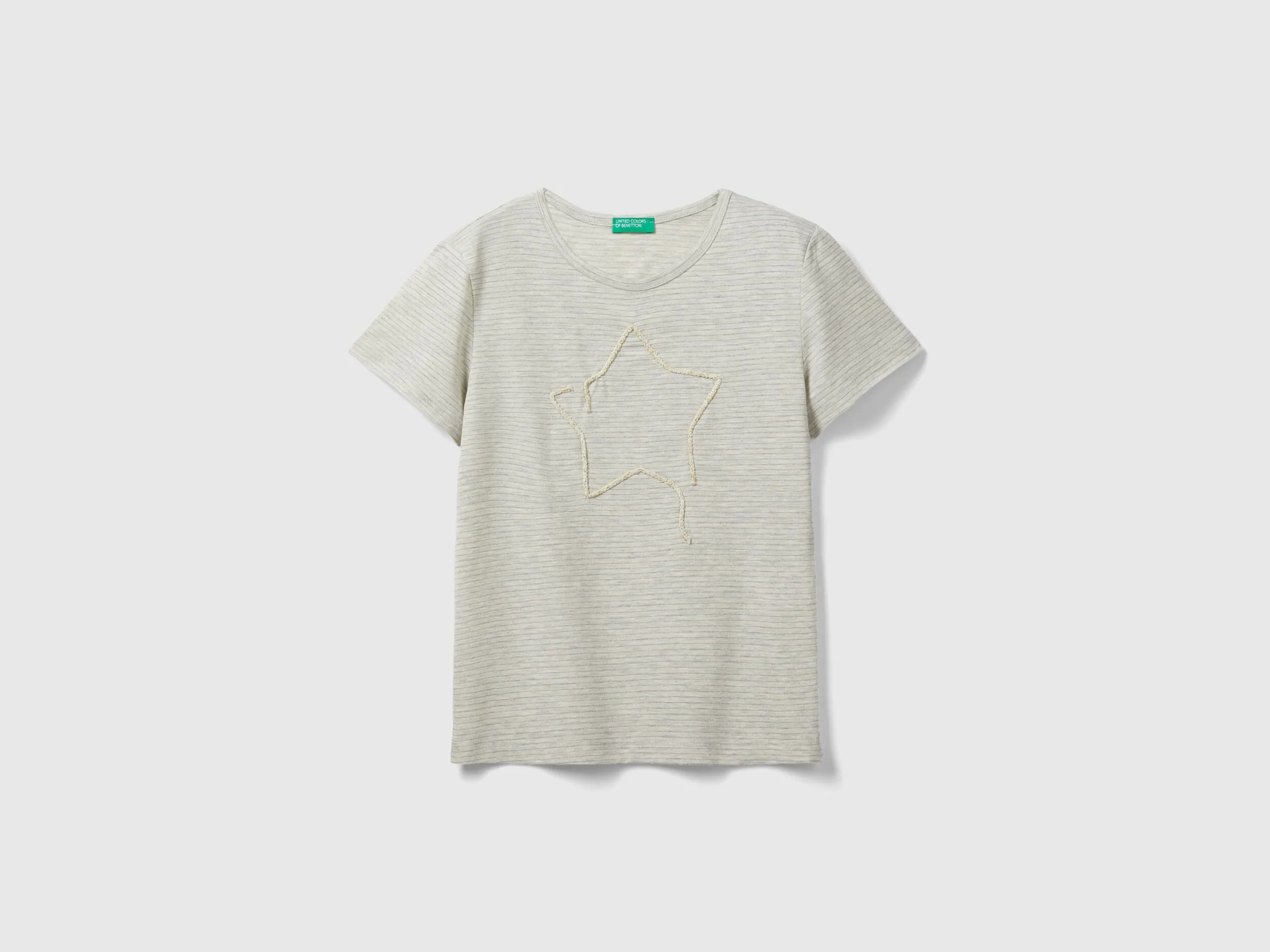 Camiseta con bordado de cuerda