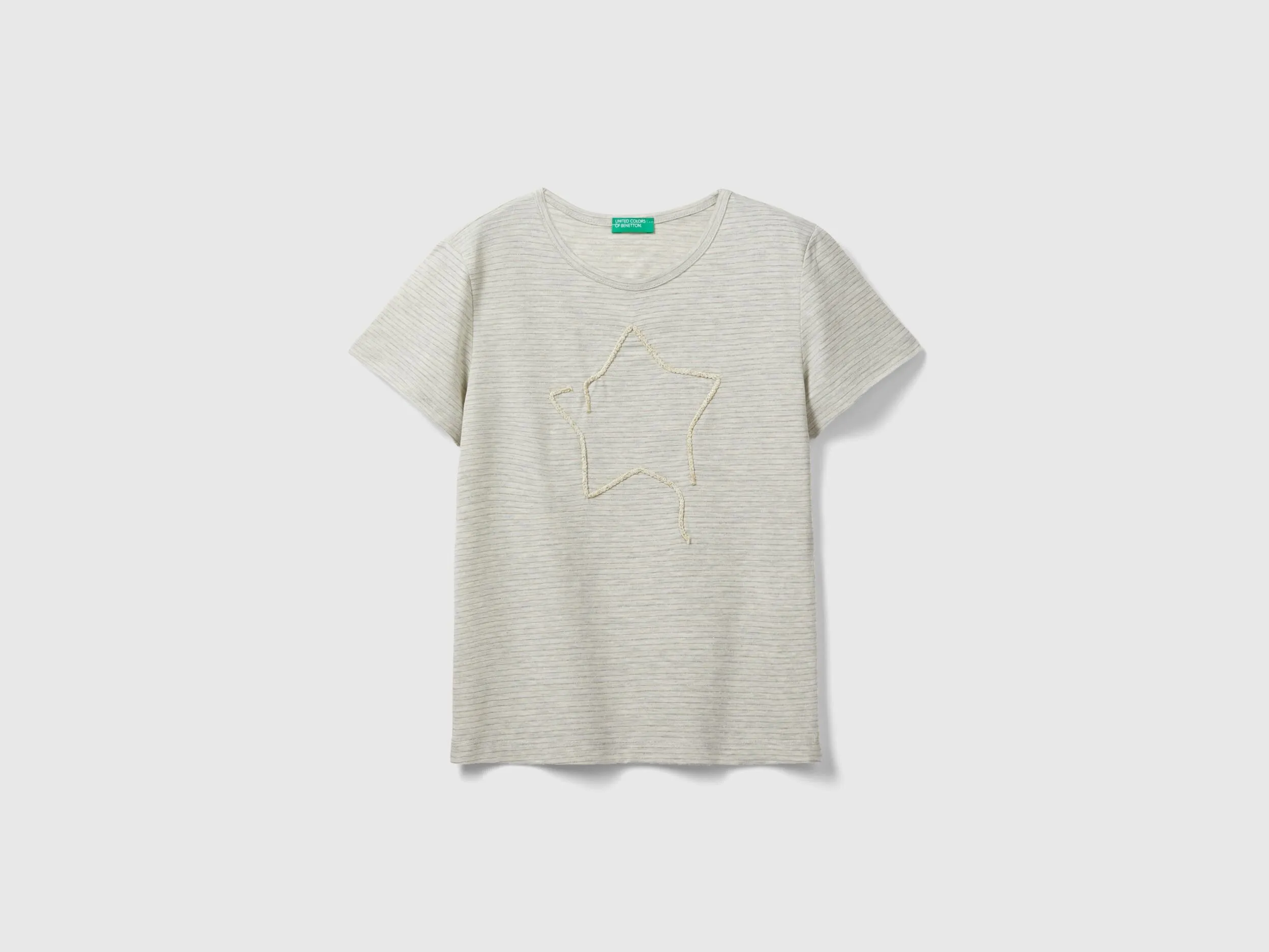 Camiseta con bordado de cuerda