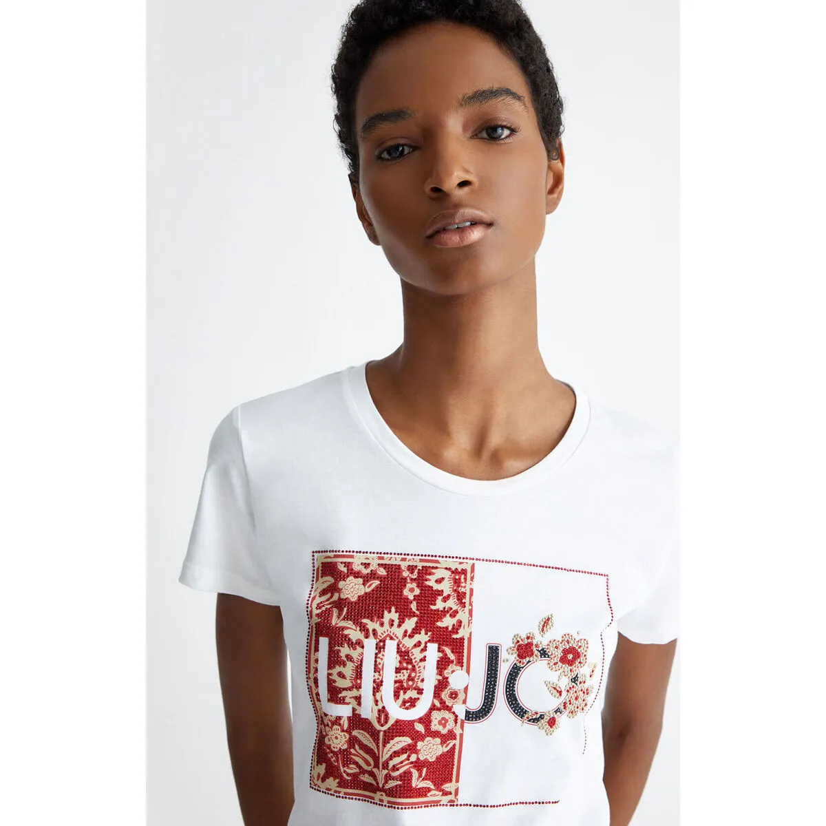 Camiseta con logotipo y strass