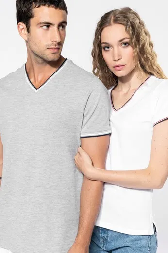 Camiseta de punto piqué con cuello de pico de hombre