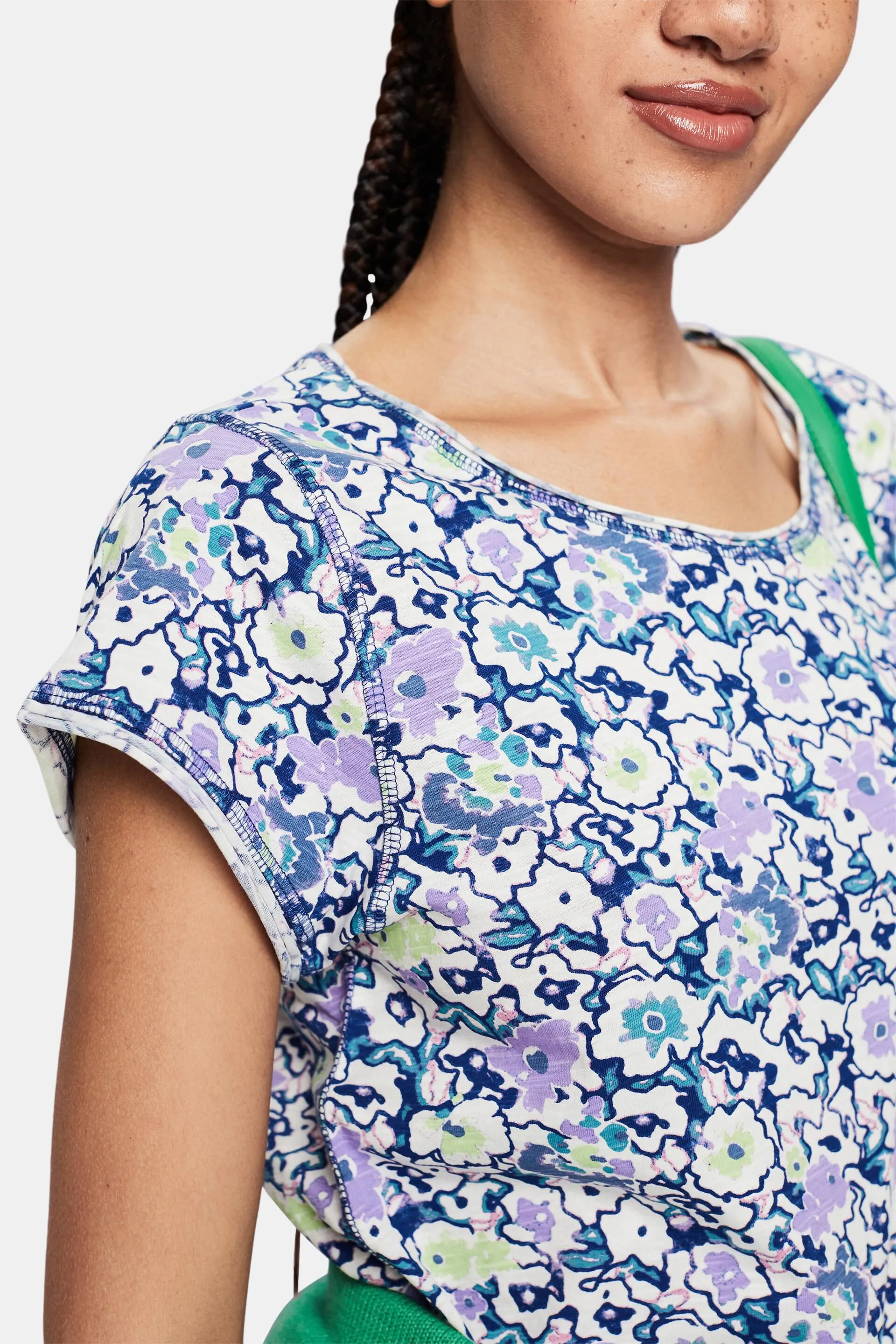 Camiseta estampada con borde enrollado