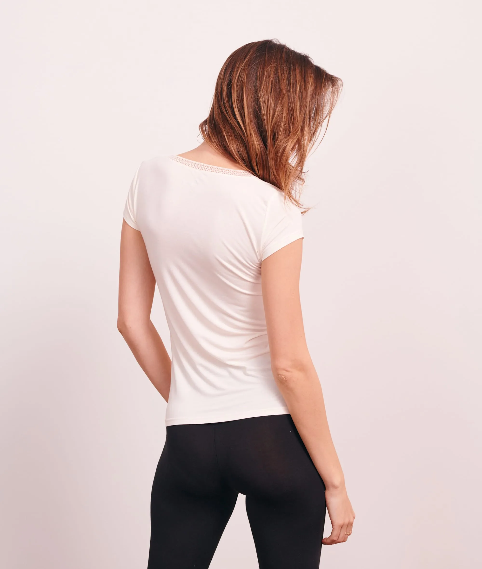 CAMISETA MANGA CORTA VISCOSA WARM ME UP ECRU  ETAM