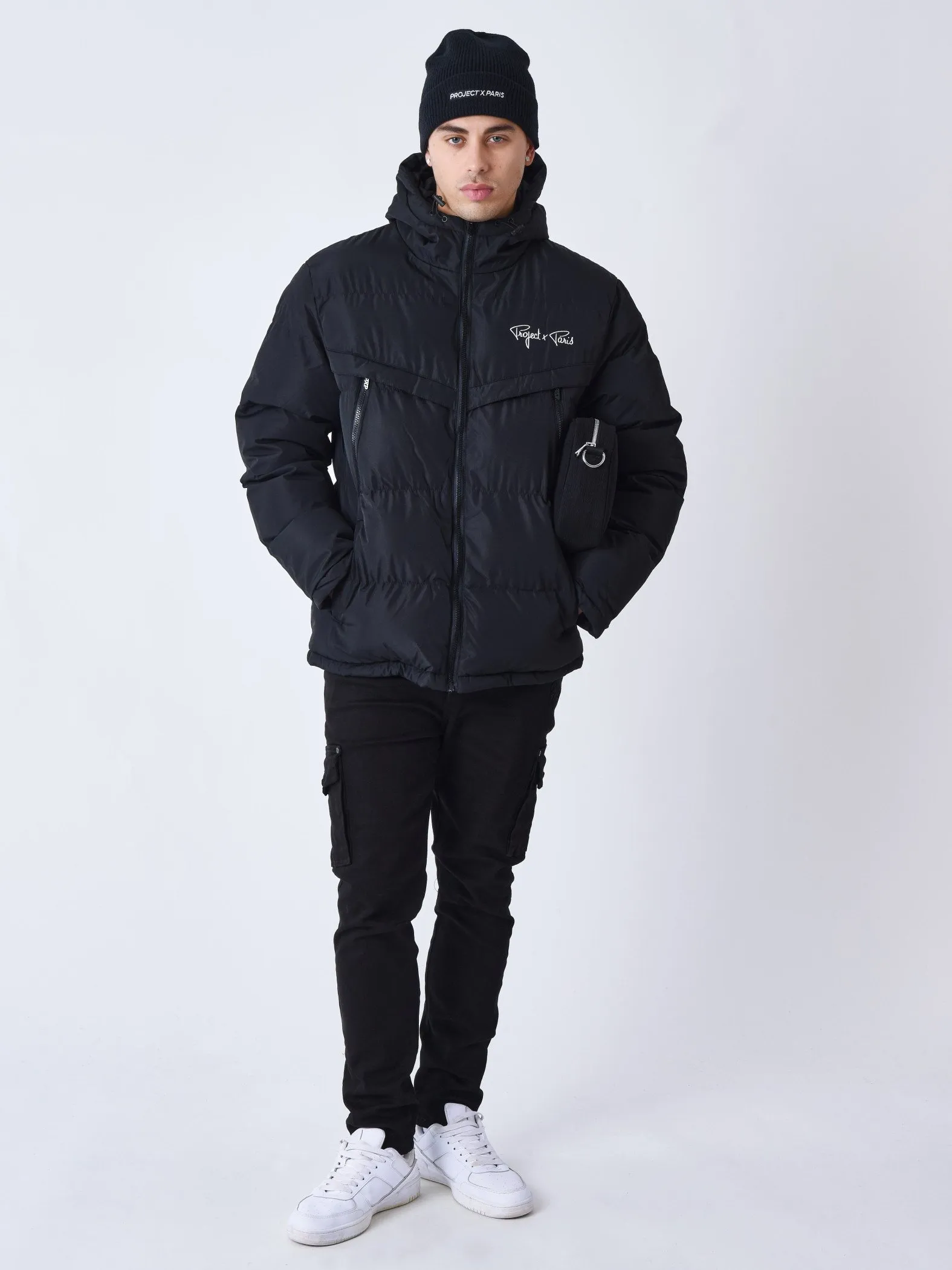 Chaqueta con bolsillos y capucha
