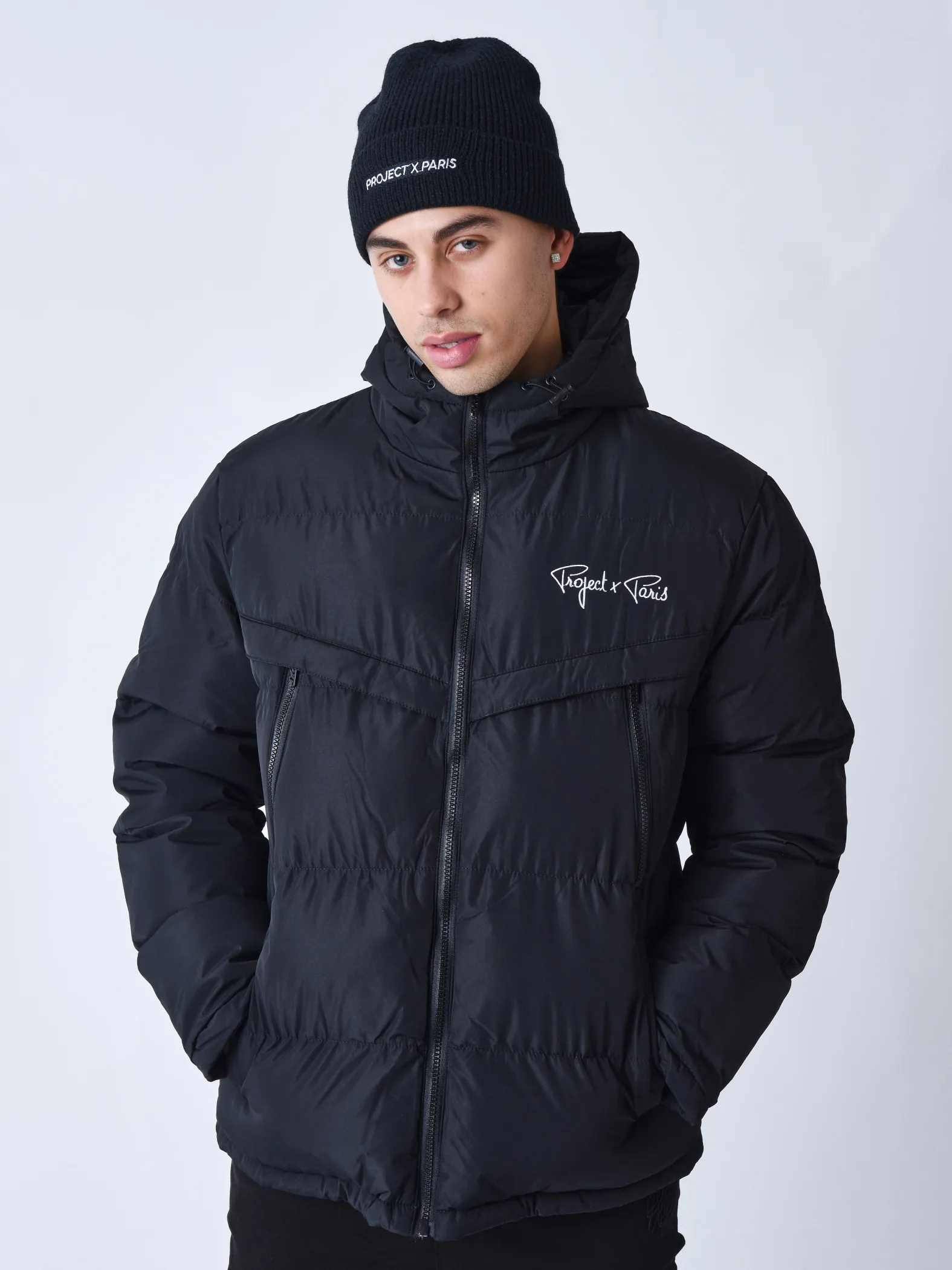 Chaqueta con bolsillos y capucha