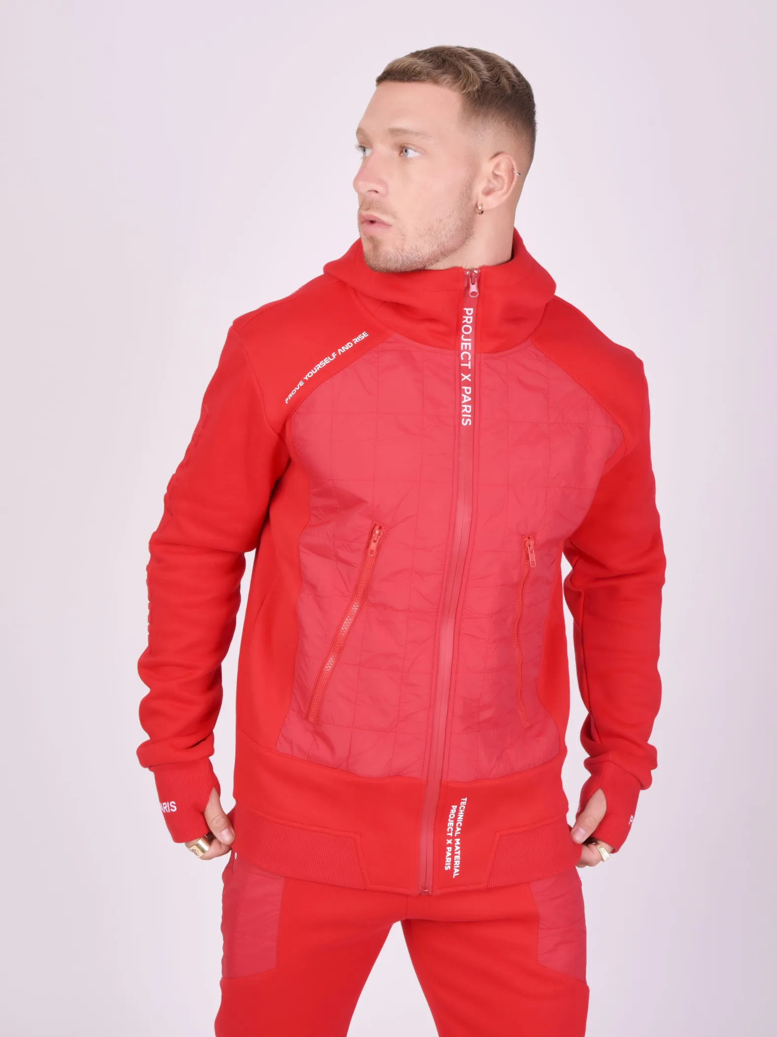 Chaqueta con canesú acolchado