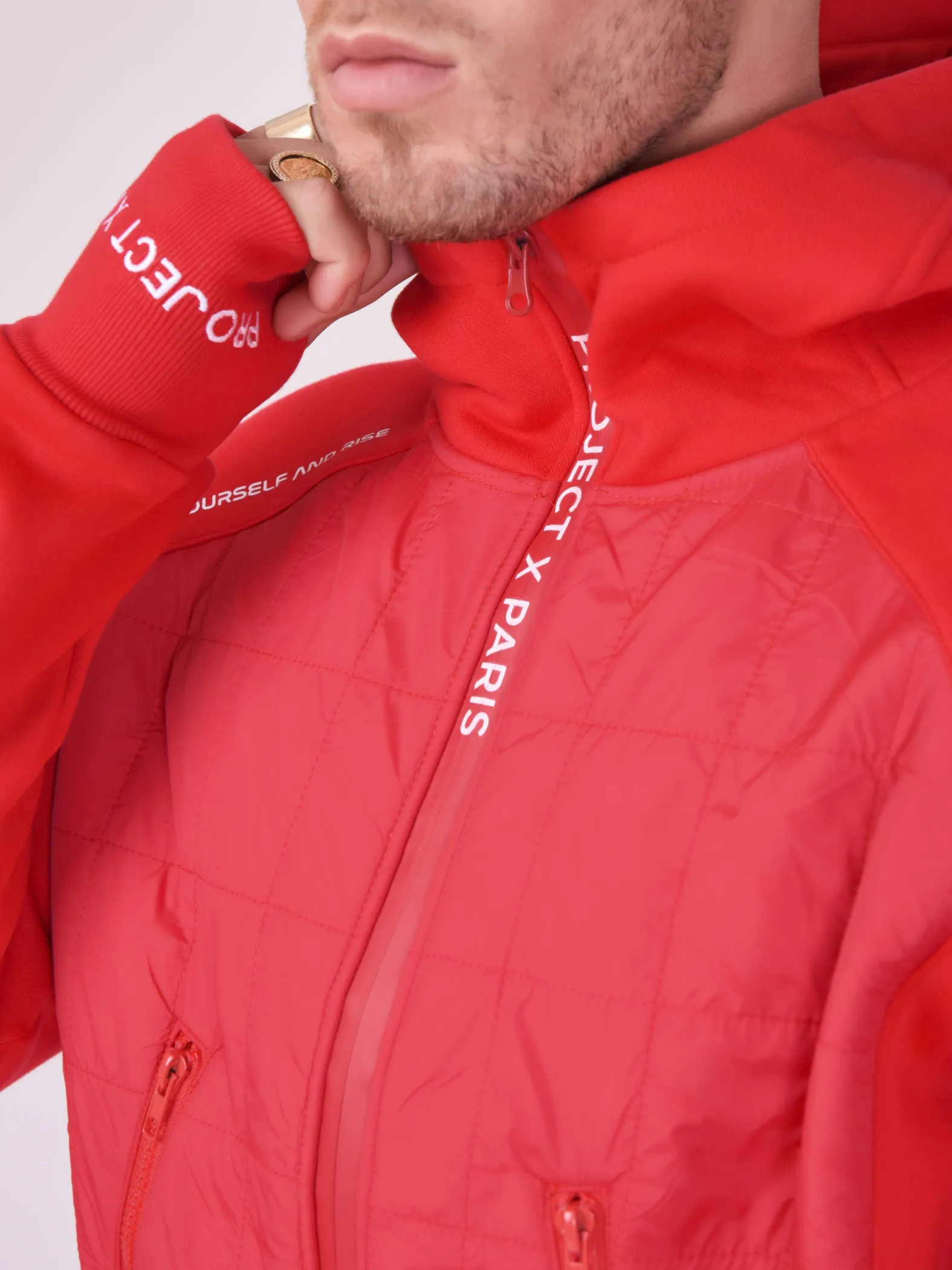 Chaqueta con canesú acolchado