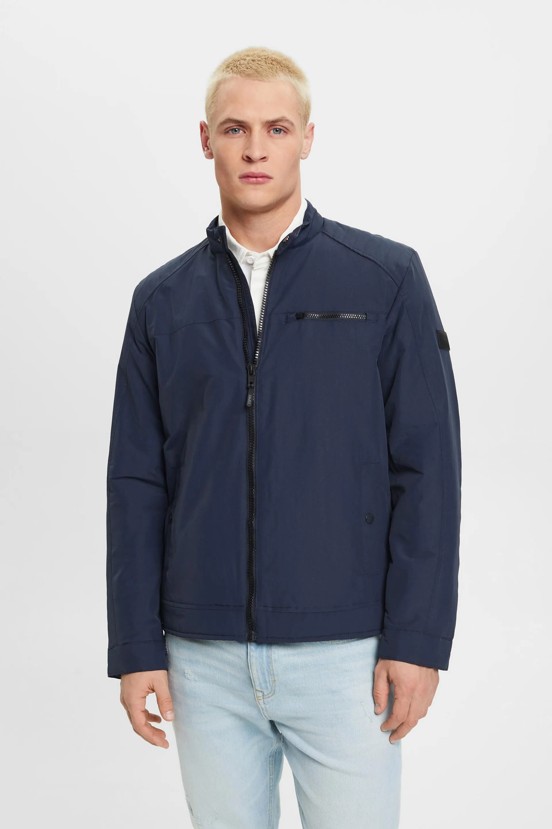 Chaqueta ripstop repelente al agua