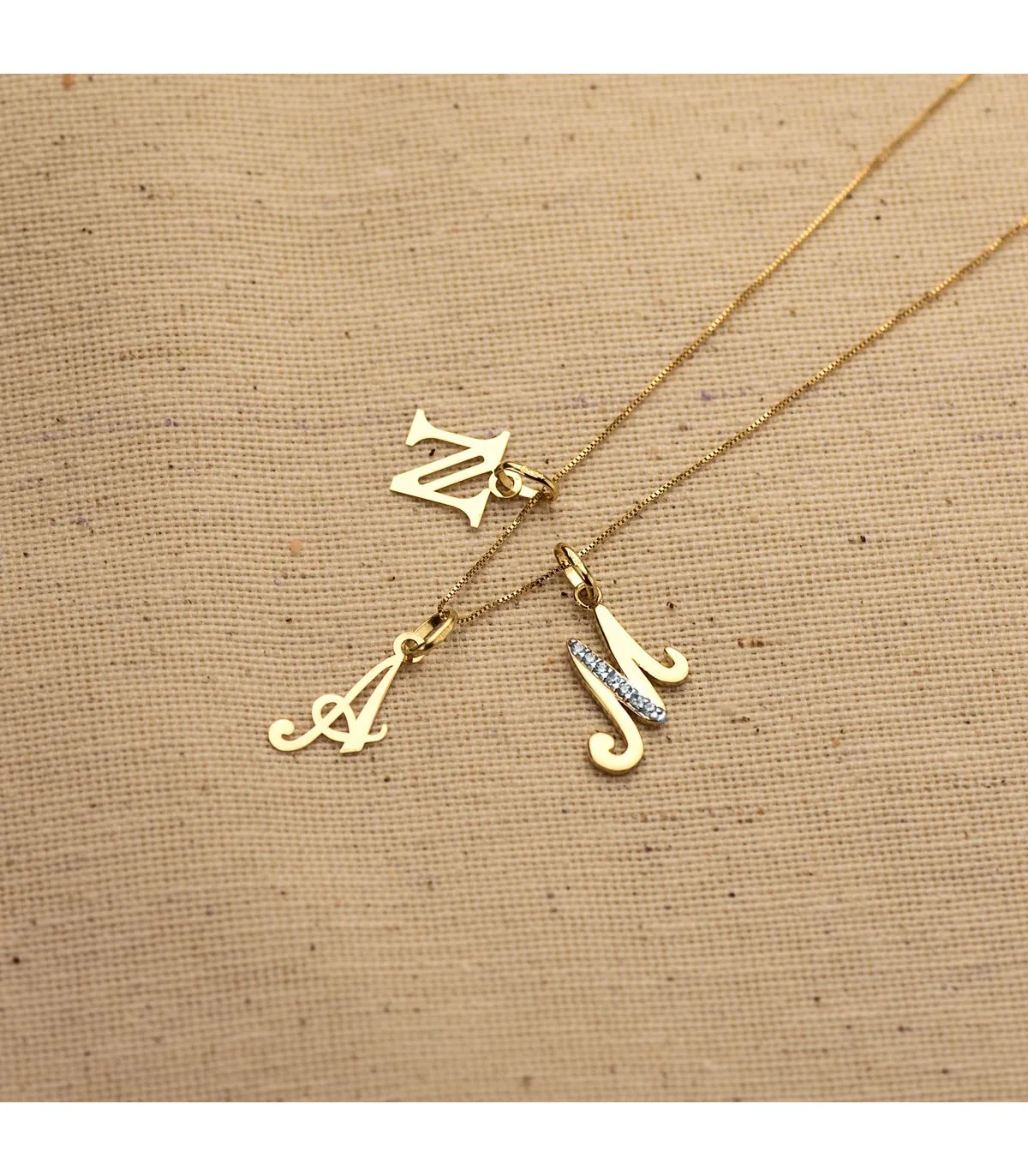 Colgante inicial Y oro amarillo 18k