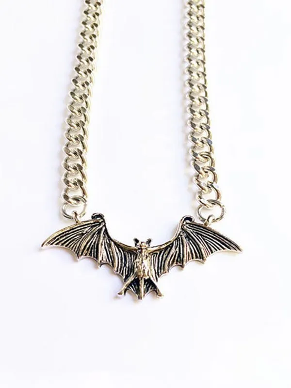 Collar de cadena gruesa con colgante de murciélago