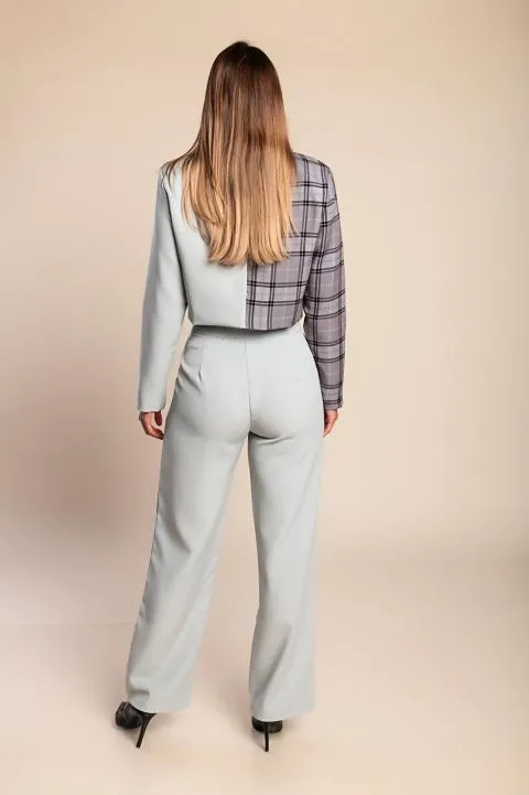 Elegante conjunto de blazer y pantalón con estampado de cuadros, gris