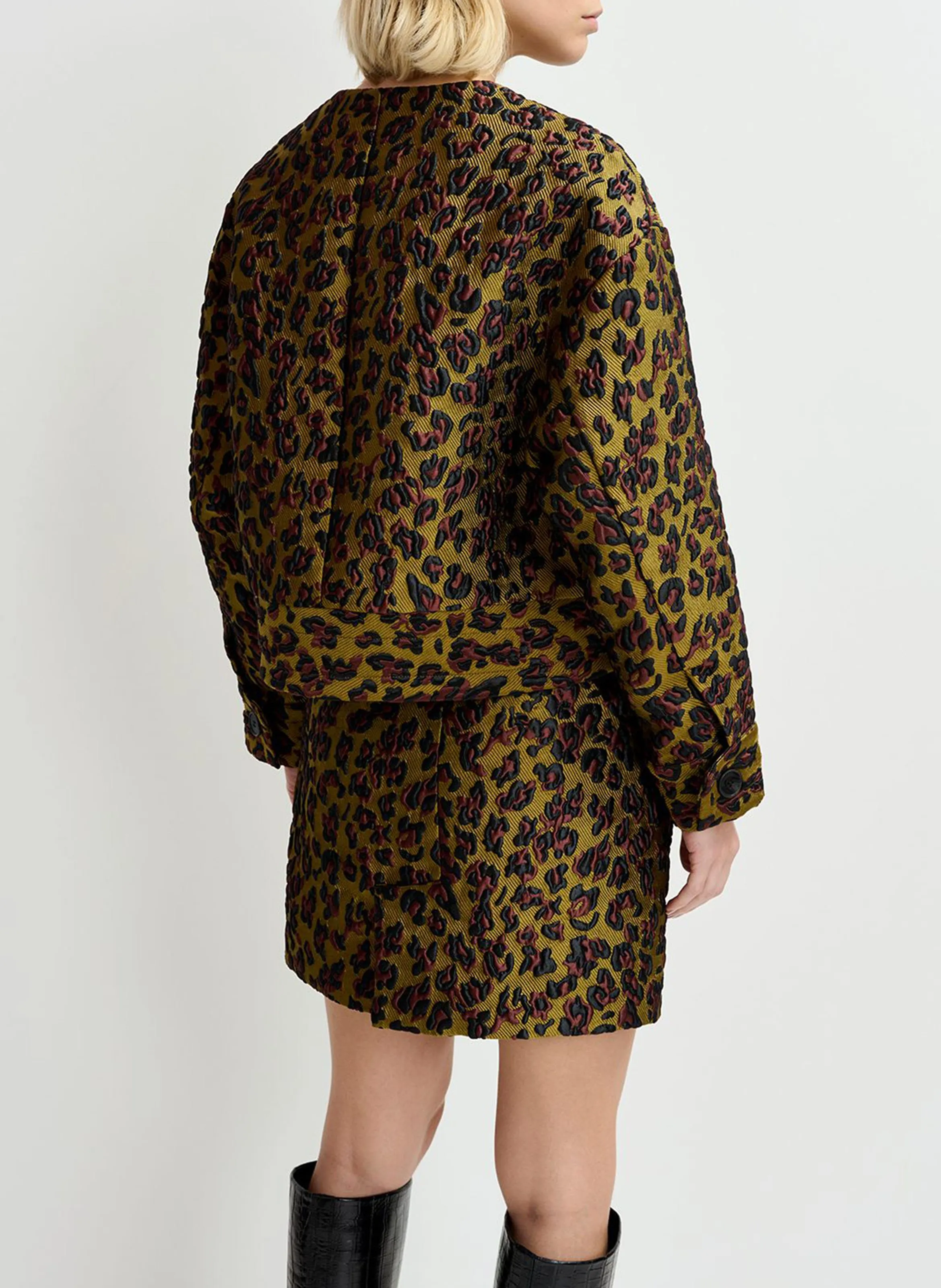 ESSENTIEL ANTWERP GALLANT2  CHAQUETA DE CUELLO CLáSICO AMPLIO EN JACQUARD ESTAMPADO EN VERDE