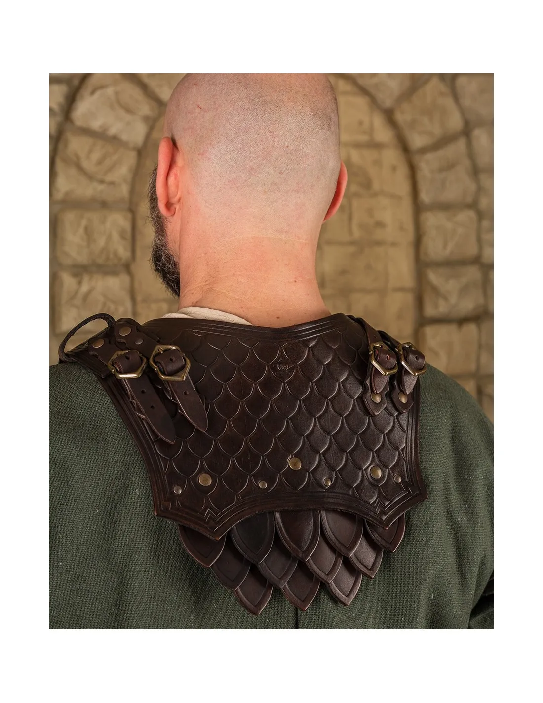 Gorjal medieval escamas decorado modelo Hektor, cuero marrón