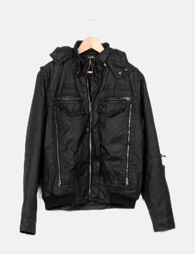 GX3 Chaqueta negra con bolsillos