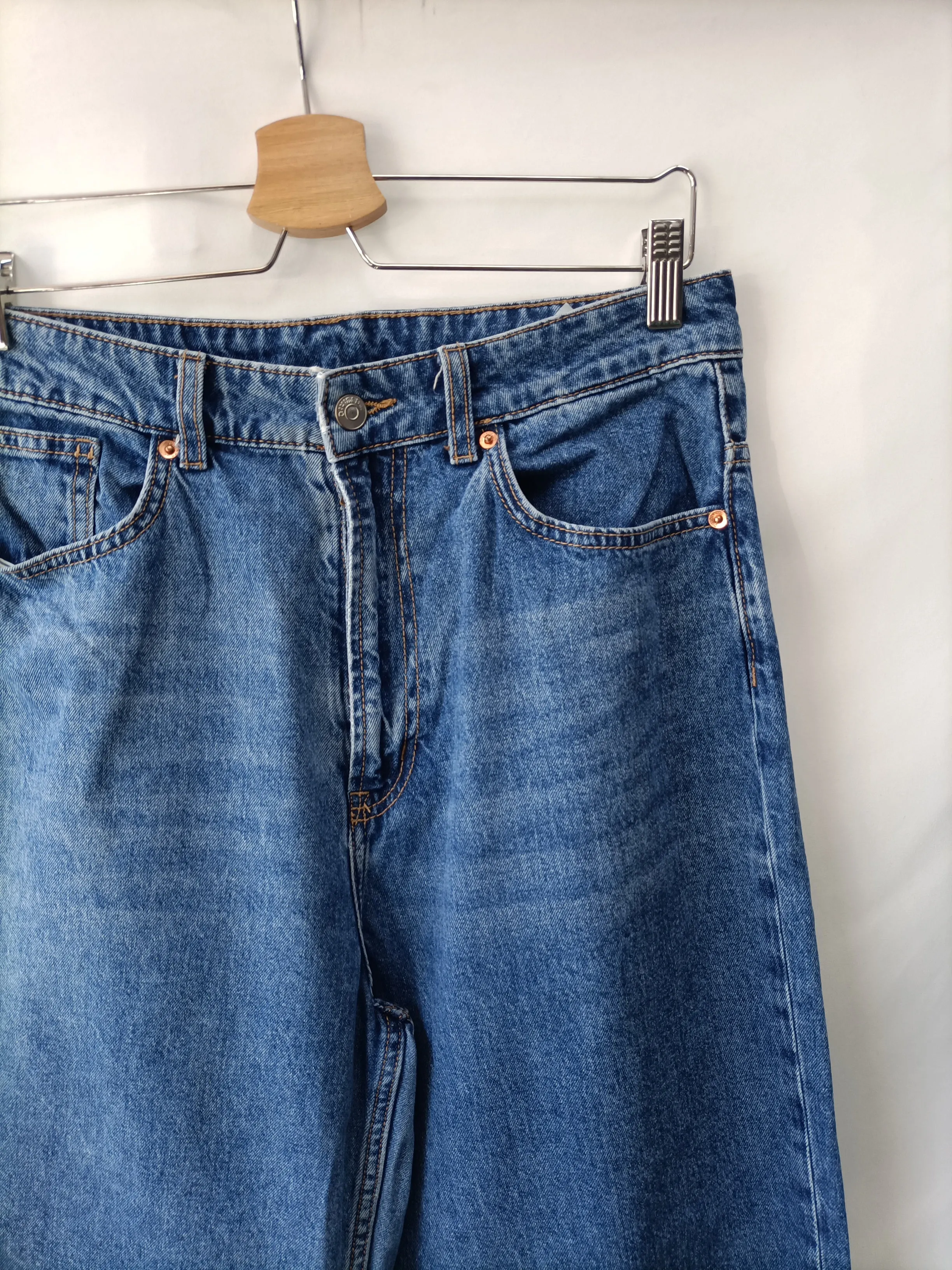 H&M. Pantalón vaquero ancho T.40