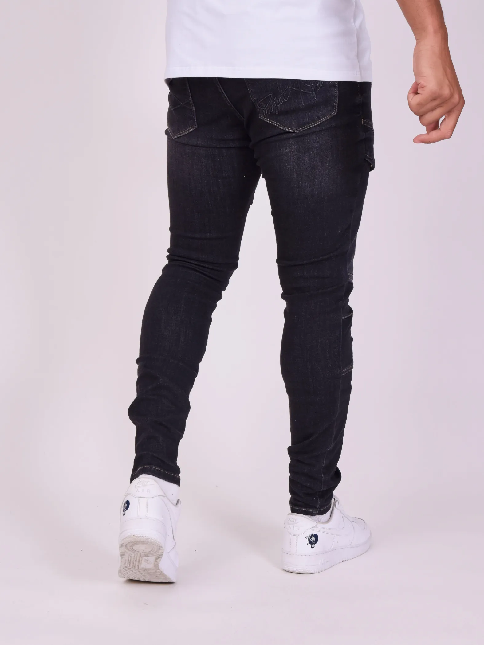 Jeans pitillo con costuras visibles