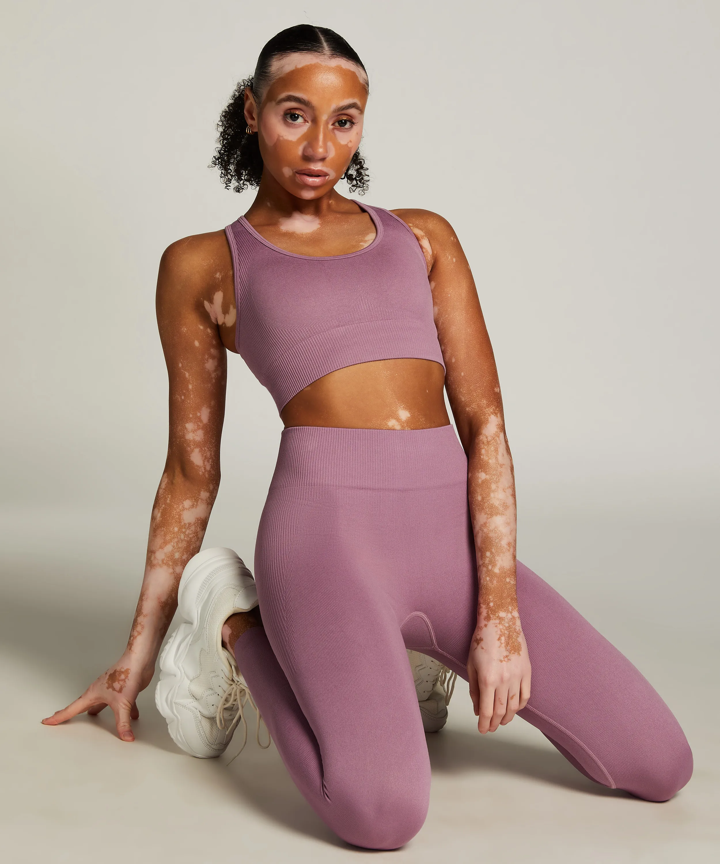 LEGGINGS DEPORTIVOS SIN COSTURAS Y DE CINTURA ALTA HKMX  MORADO