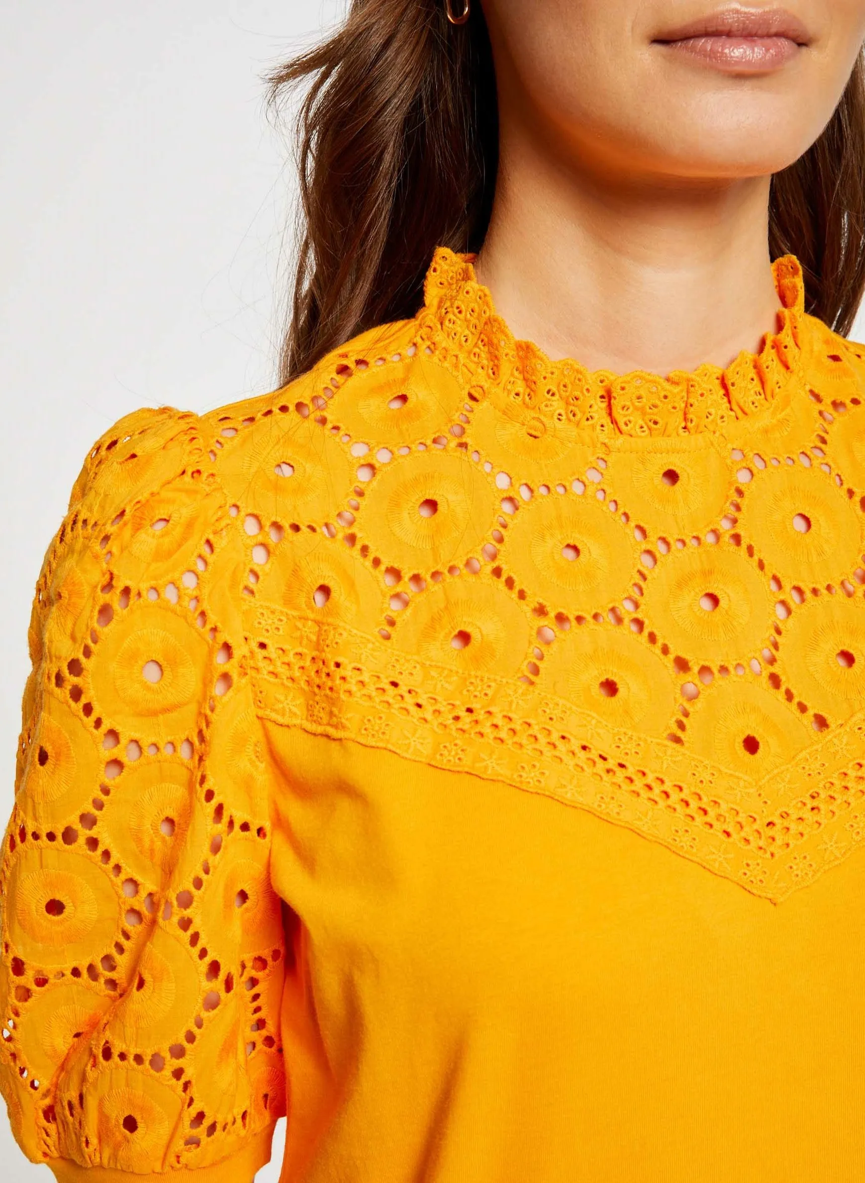 MORGAN DULIE  TOP DE ALGODóN BORDADO CON CUELLO ALTO EN NARANJA
