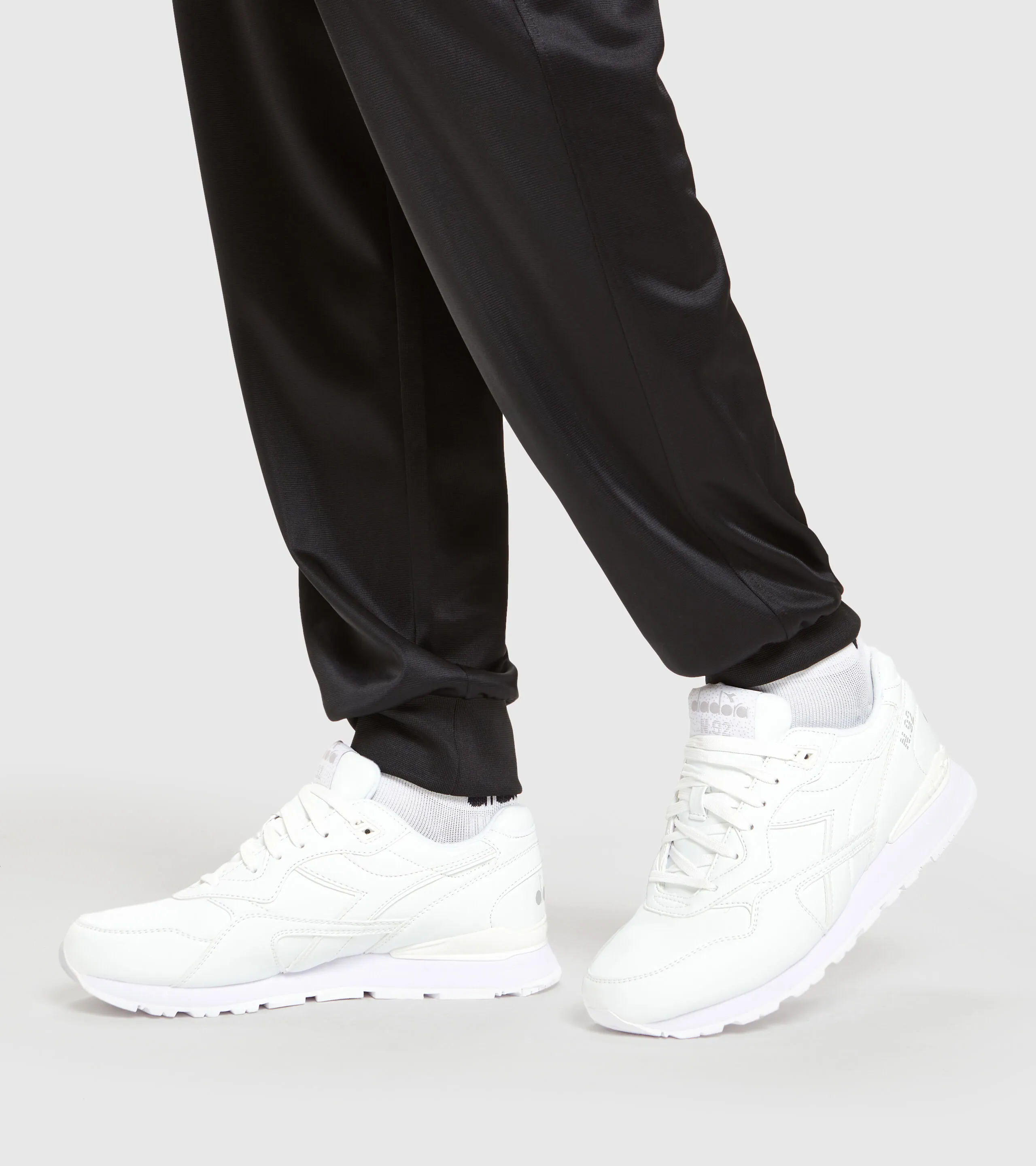 N.92 L ZAPATILLA DEPORTIVA  GENDER NEUTRAL