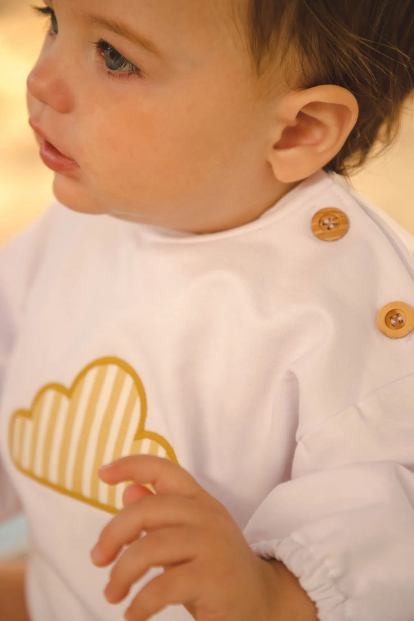 Oversize style white and yellow sweatshirt by Cocote