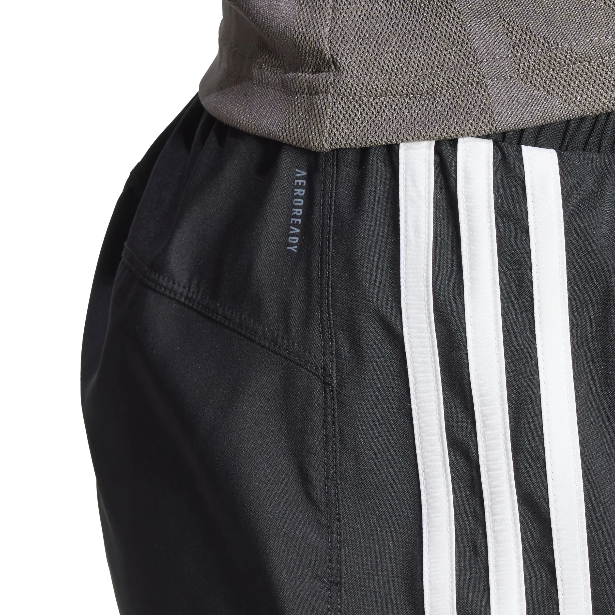 Pacer Woven Shorts Mujeres