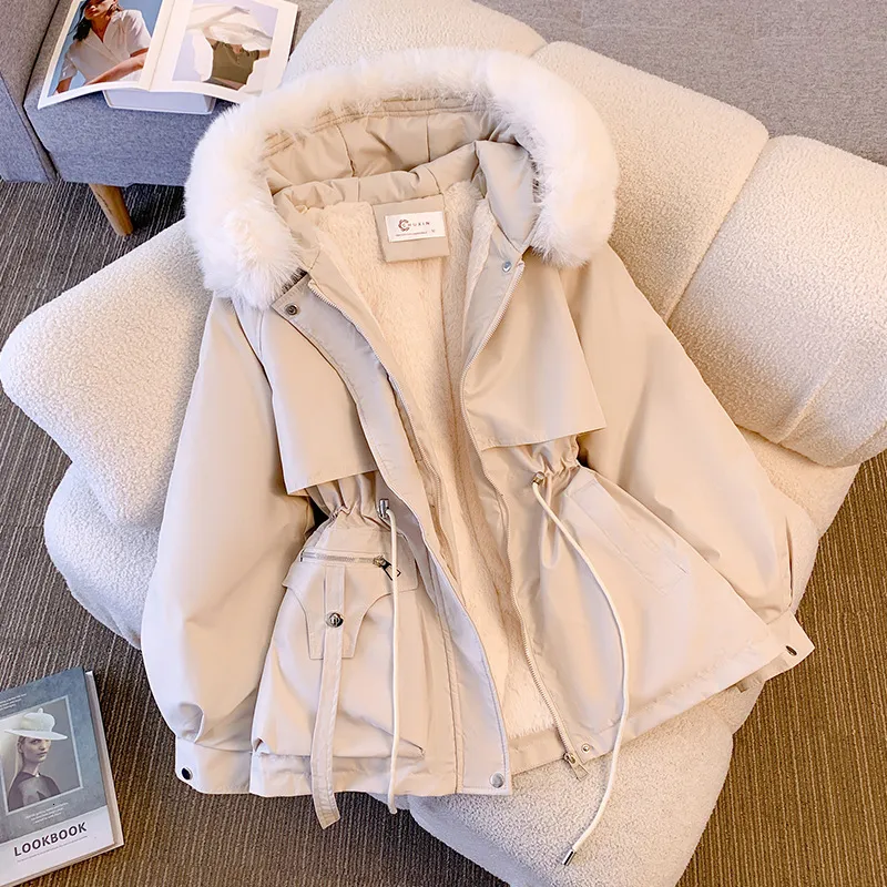 Pai supera el invierno femenino 2024 Nuevo adelgazamiento de la moda del algodón versátil con chaqueta integrada gruesa y piel W