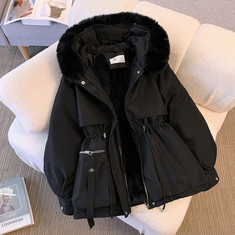Pai supera el invierno femenino 2024 Nuevo adelgazamiento de la moda del algodón versátil con chaqueta integrada gruesa y piel W