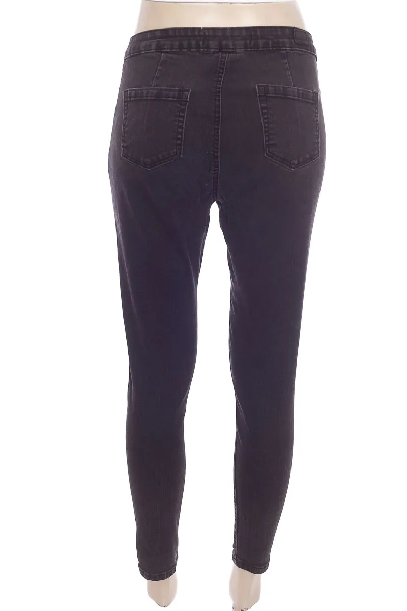 PANTALóN COLOR NEGRO  MOST WANTED