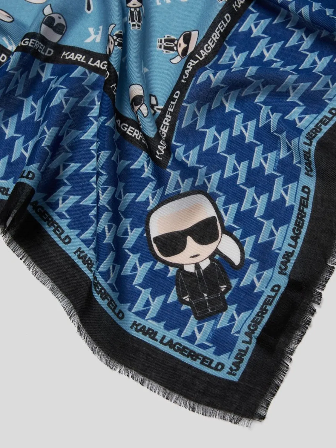 PAÑUELO KARL LAGERFELD