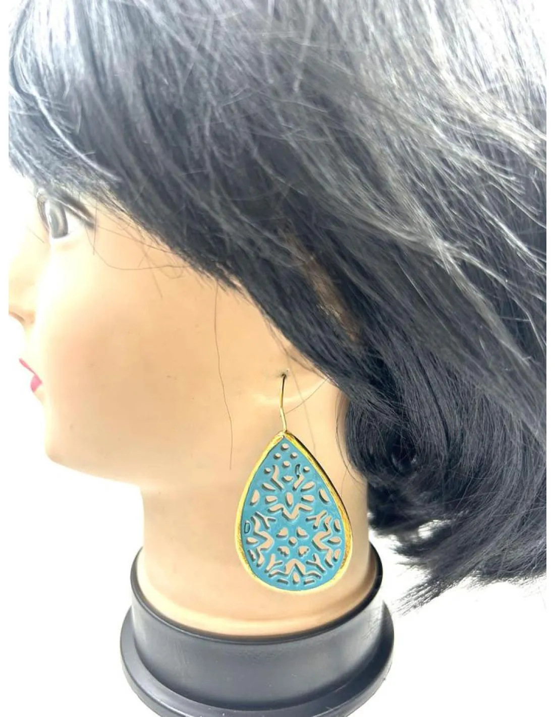 PENDIENTES LARGOS AZUL TURQUESA CON LAGRIMA CON BONITA FILIGRANA