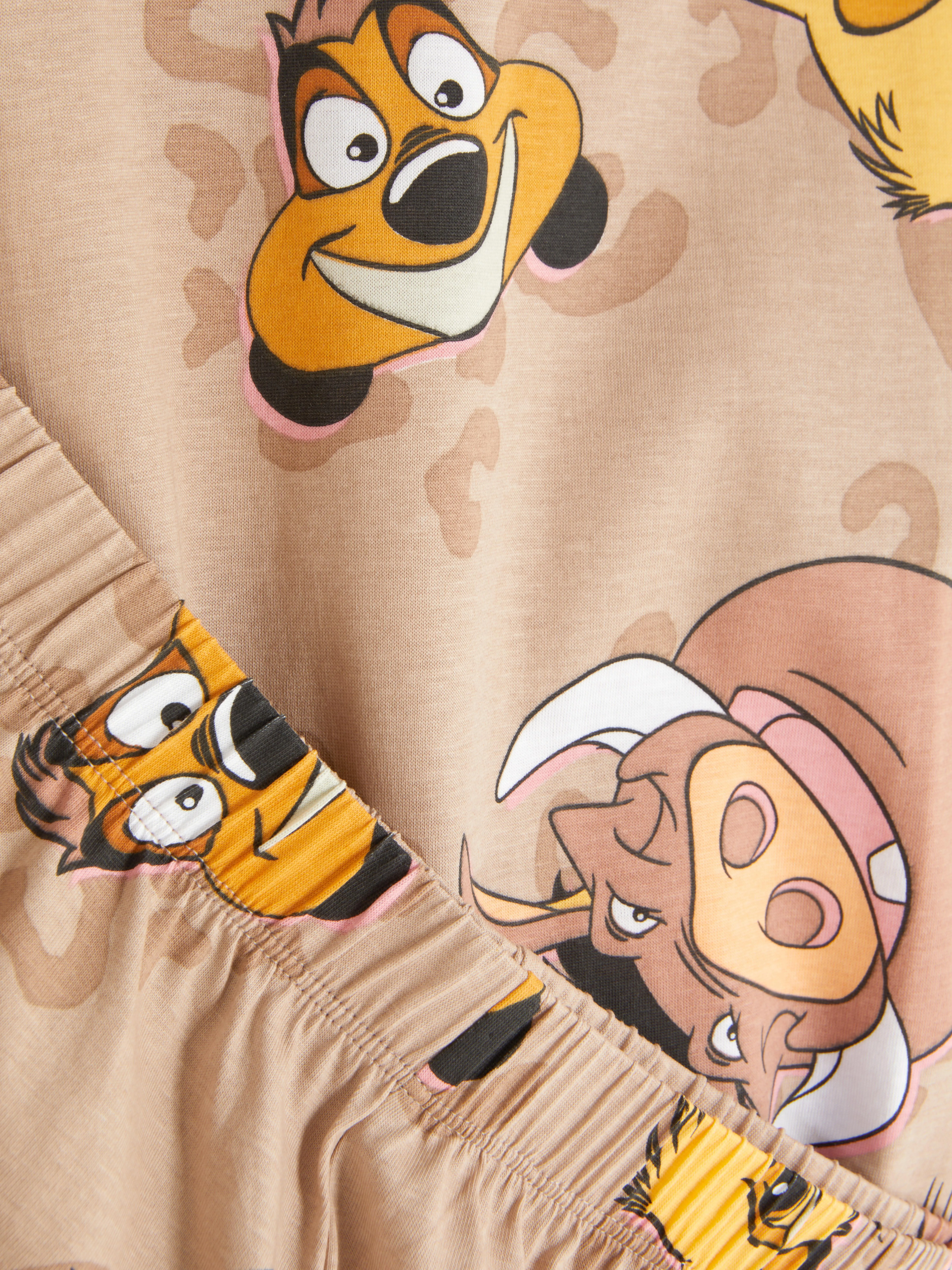 Pijama corto con personajes de Disney