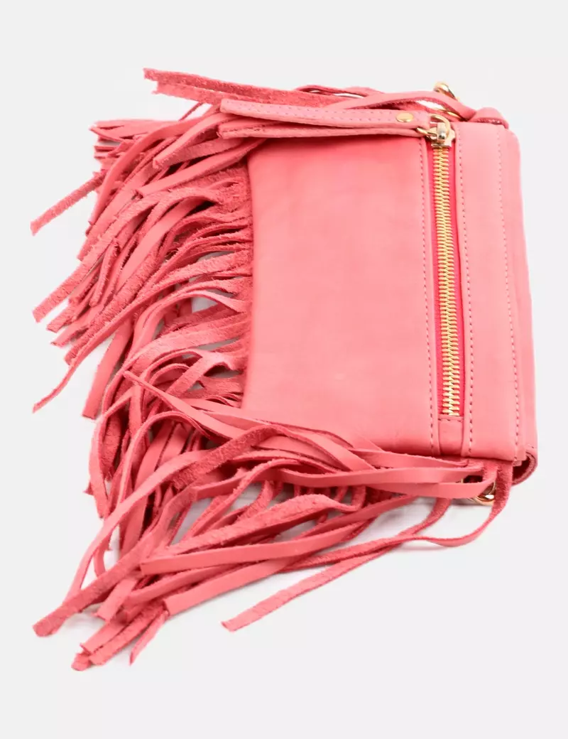 Priscila Welter Bolso riñonera rosa flecos