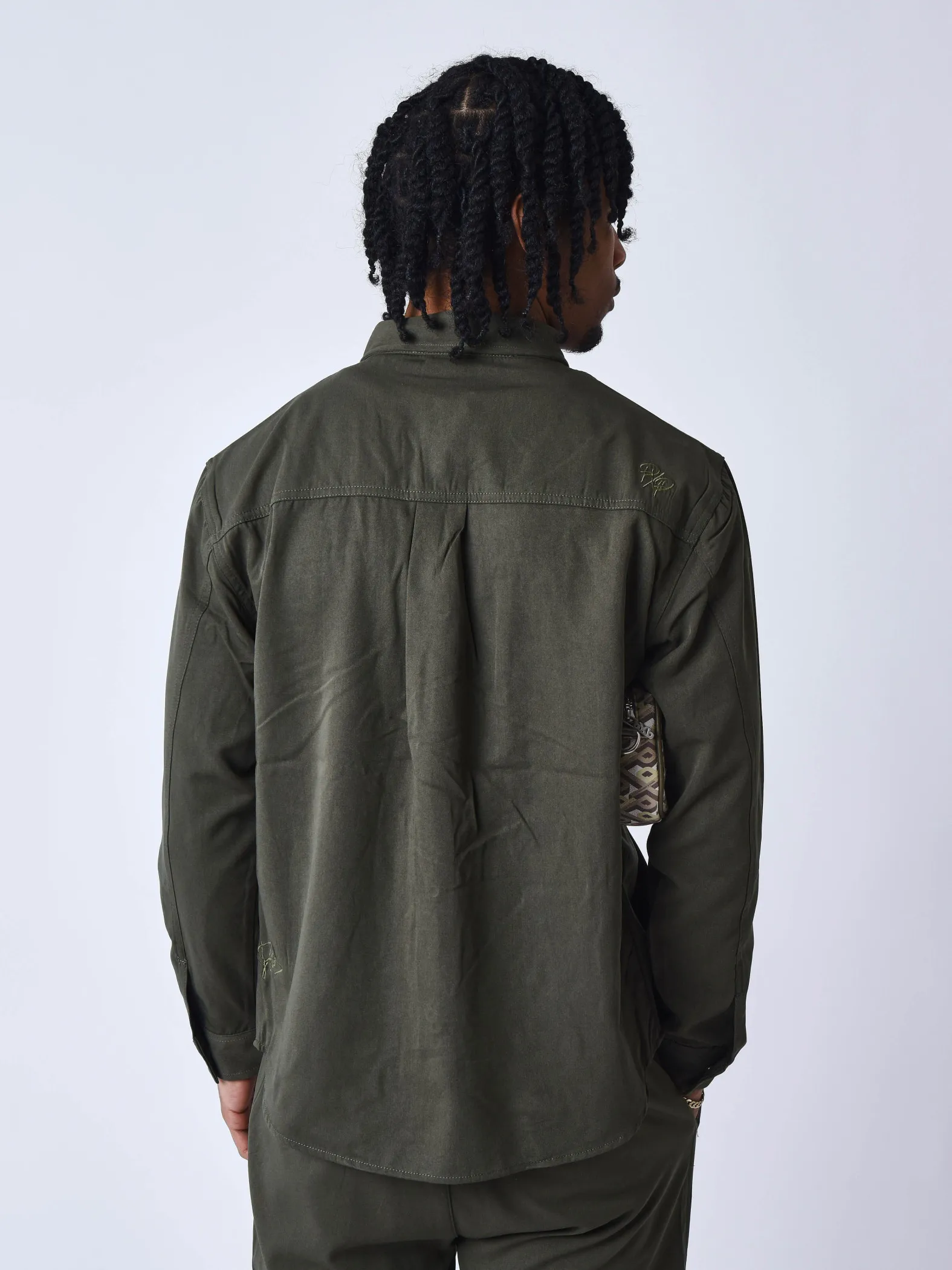 Sobrecamisa básica con bolsillos