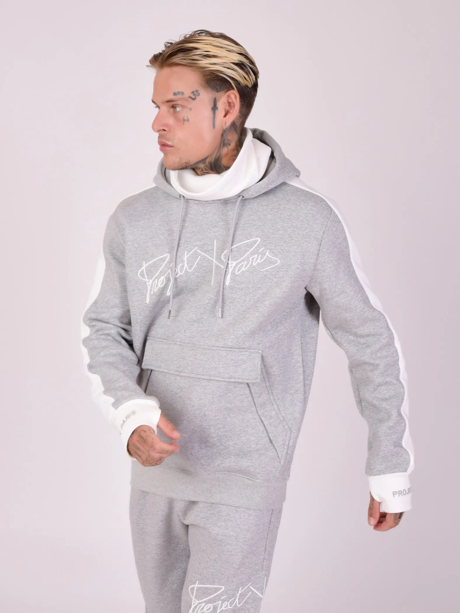 Sudadera bicolor con capucha