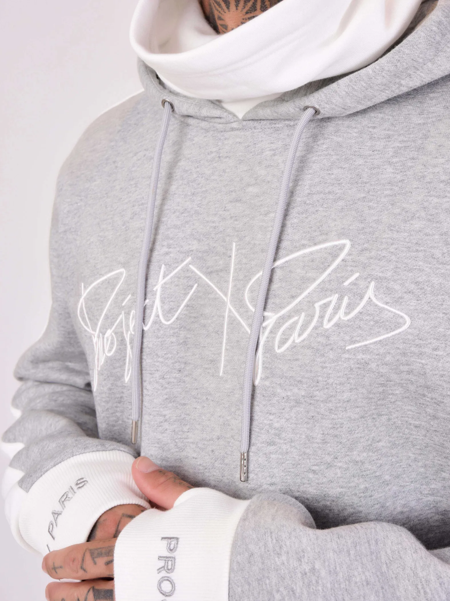 Sudadera bicolor con capucha