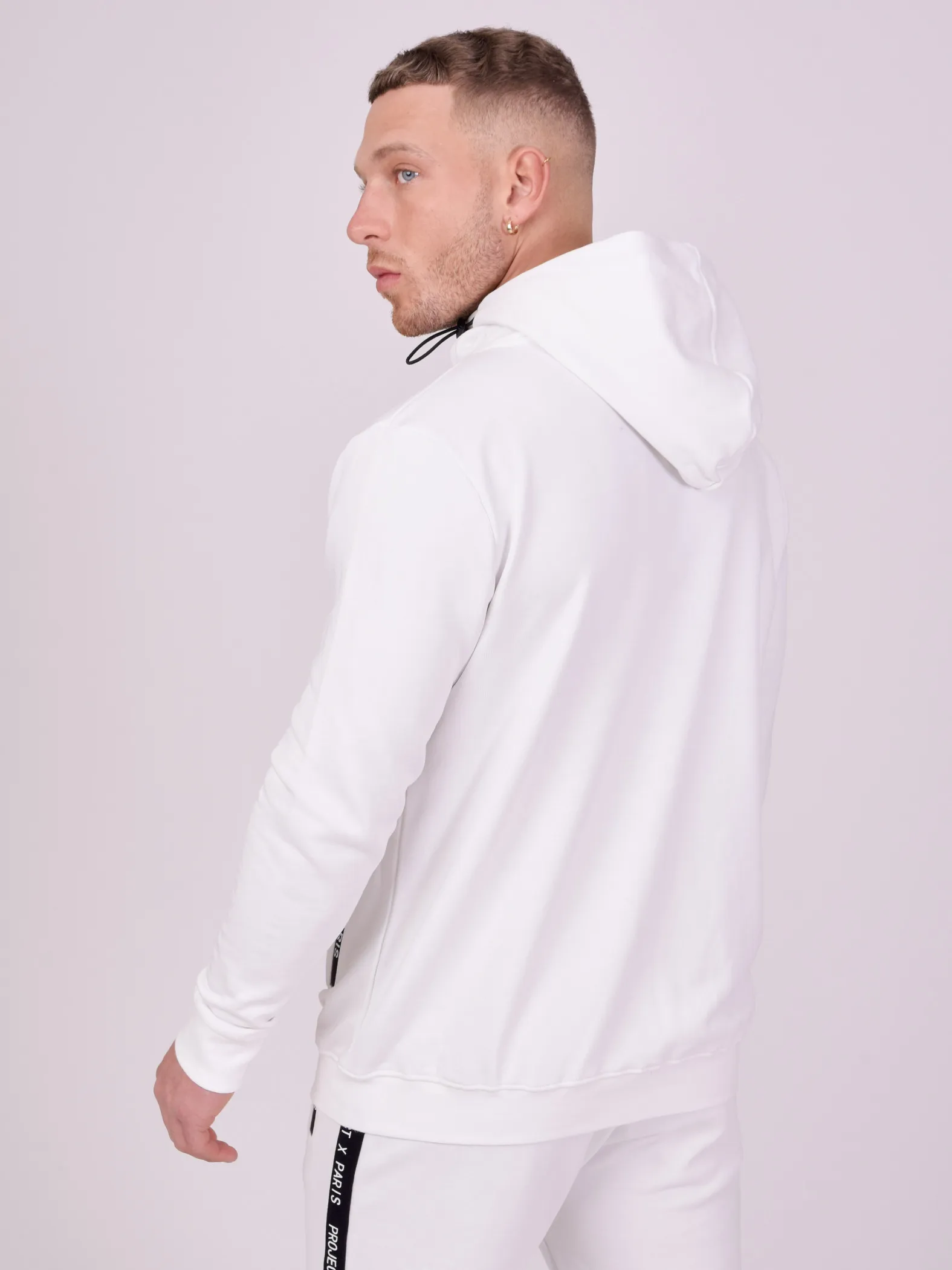 Sudadera básica con cremallera y logotipo