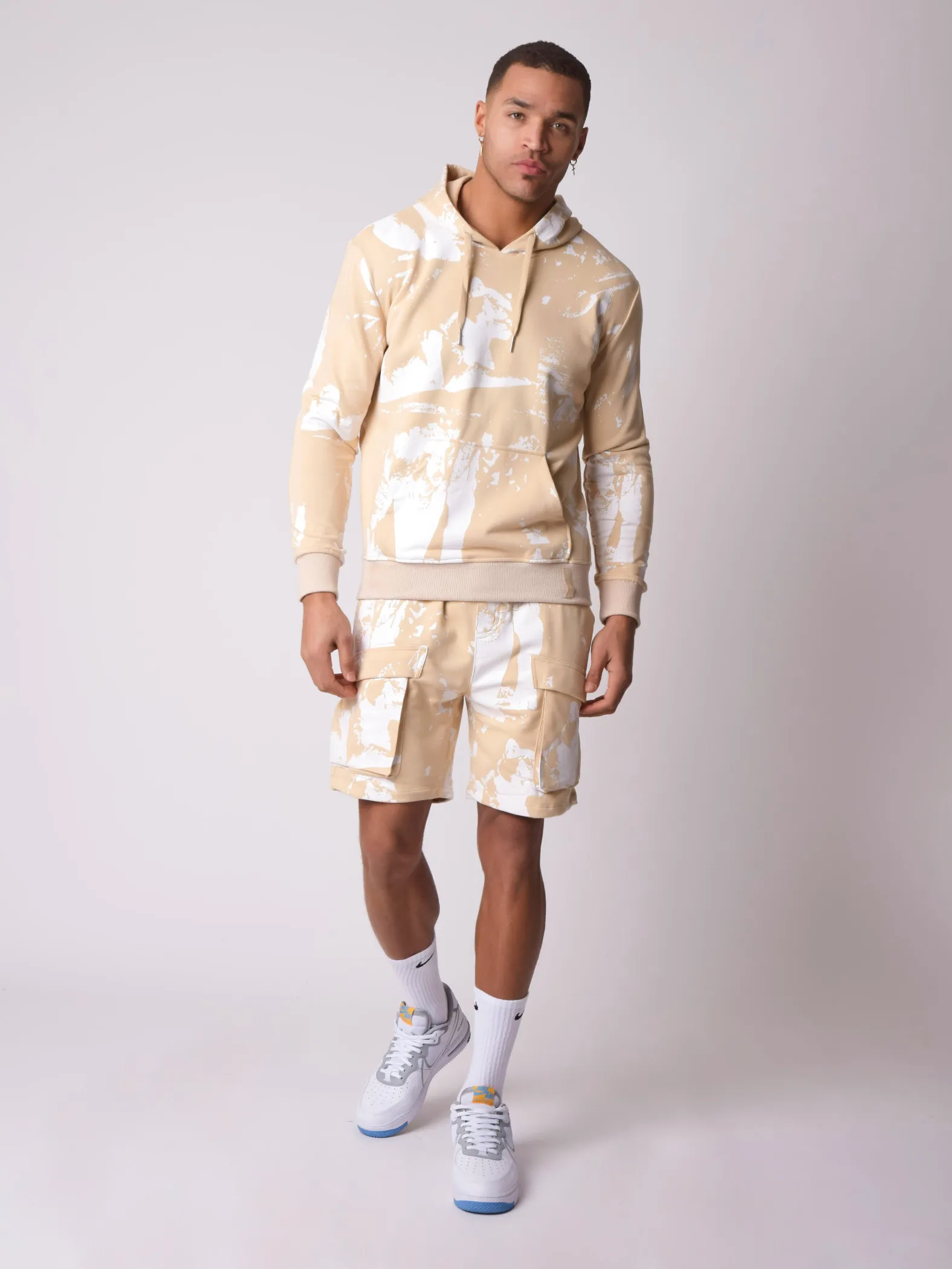 Sudadera con capucha pintada